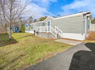 14 Fox Run Dr, Lewiston, ME 04240