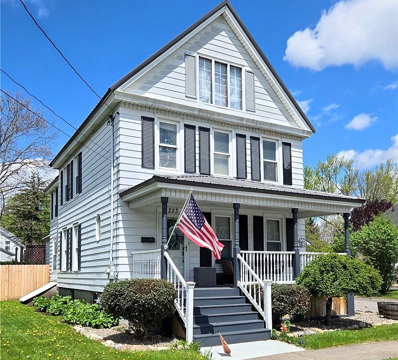 1st image of 223 E Steele St