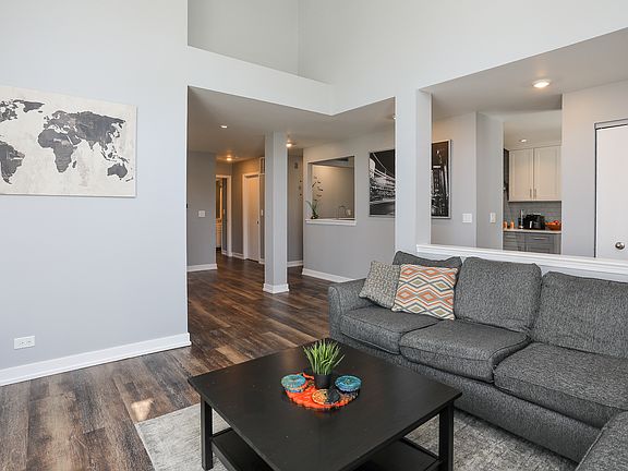 5th image of 729 Deep Wood Ct