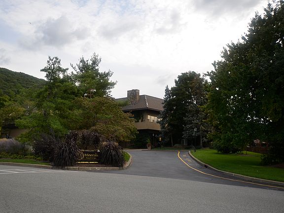 4th image of 2 Chamonix Dr Unit 216