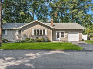 21 Armell St, Huntington Station, NY 11746