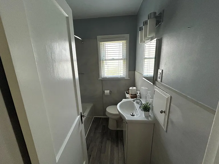 318 Sunset Blvd — Photo 6