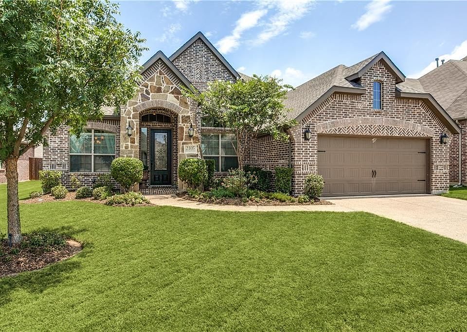 1st image of 2105 Fairway Woods Dr
