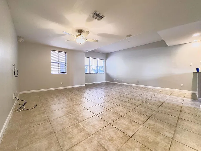 2322 Vintage Dr — Photo 31