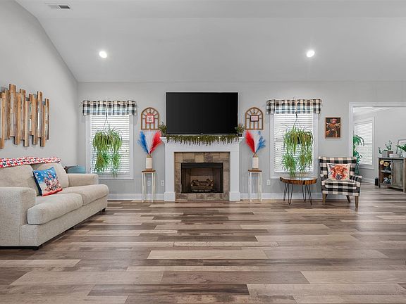 3rd image of 208 Chippewa Dr Suite 503