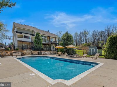 240 W Blakeley Dr, Charles Town, WV, 25414