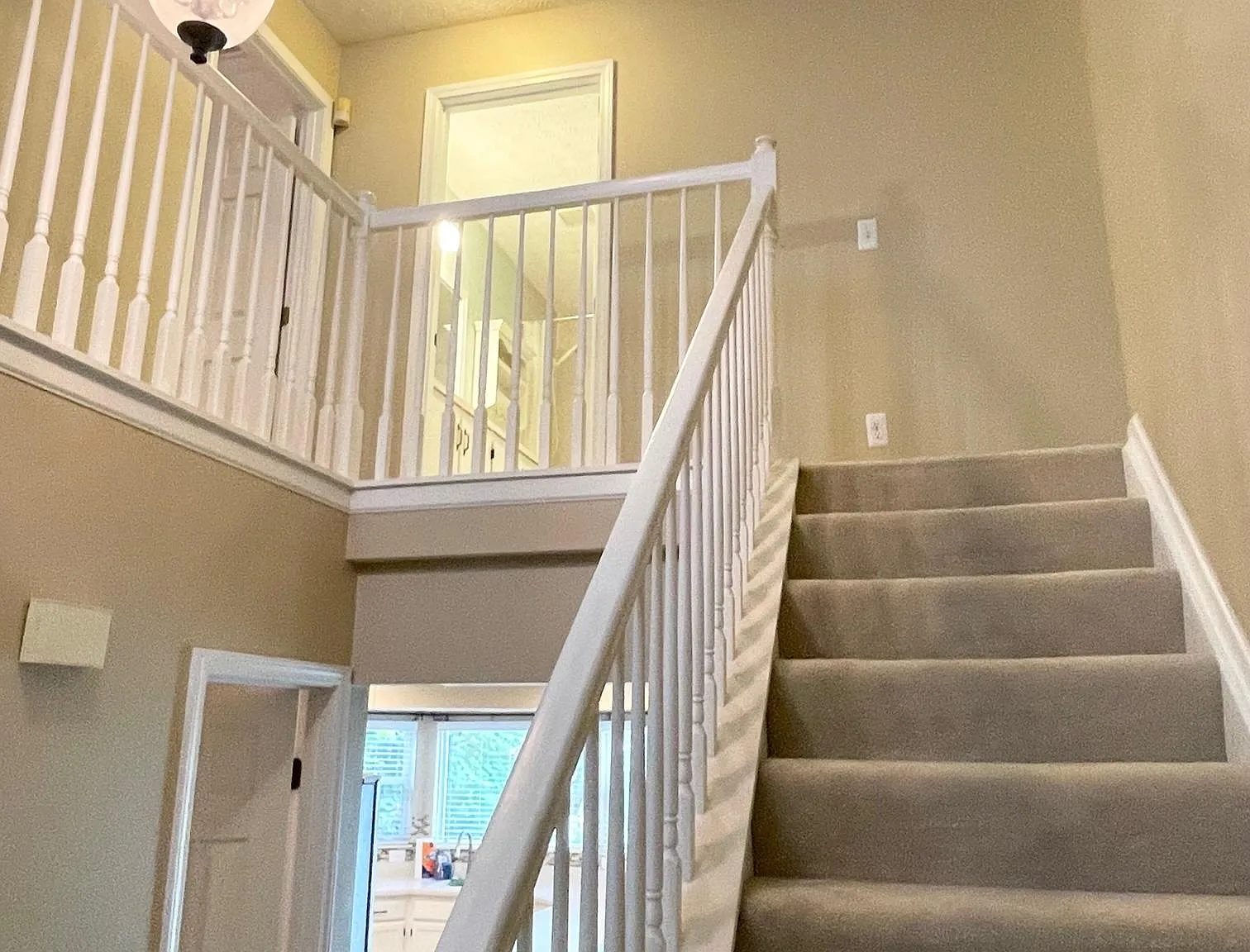 4 bed, 2.5 bath, 2419 sqft, $3,100 — Photo 3