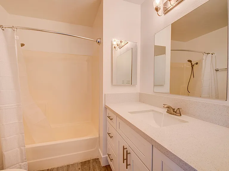 5461 Palmyra Ave — Photo 23