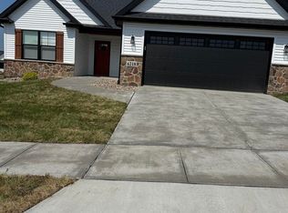 6218 College Ave, Davenport, IA 52807