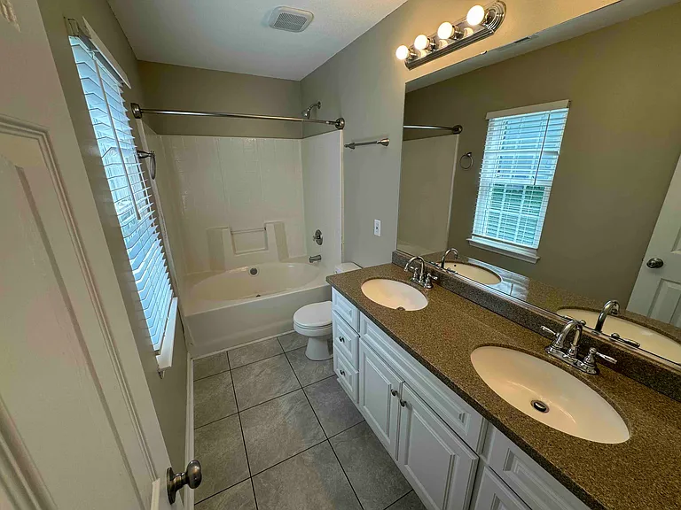 3618 Chepstow Ct — Photo 7