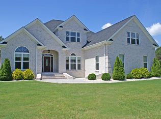 313 Tall Ships Ln, Hampstead, NC 28443