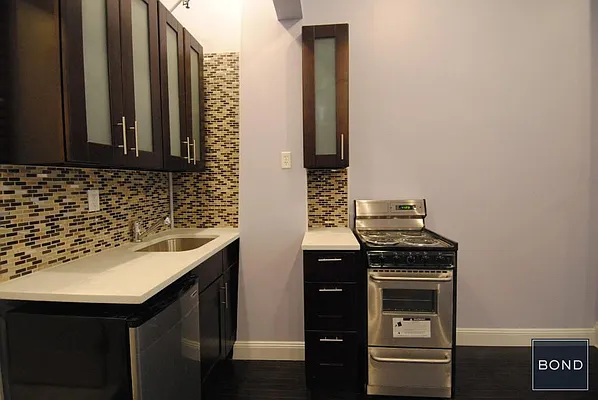 Rented by Bond New York | media 17