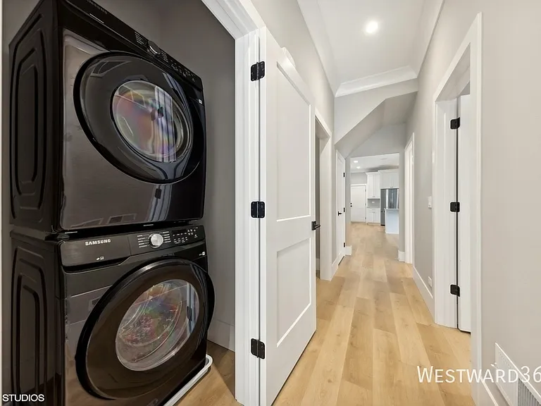 240 S Brainard Ave #2 — Photo 9
