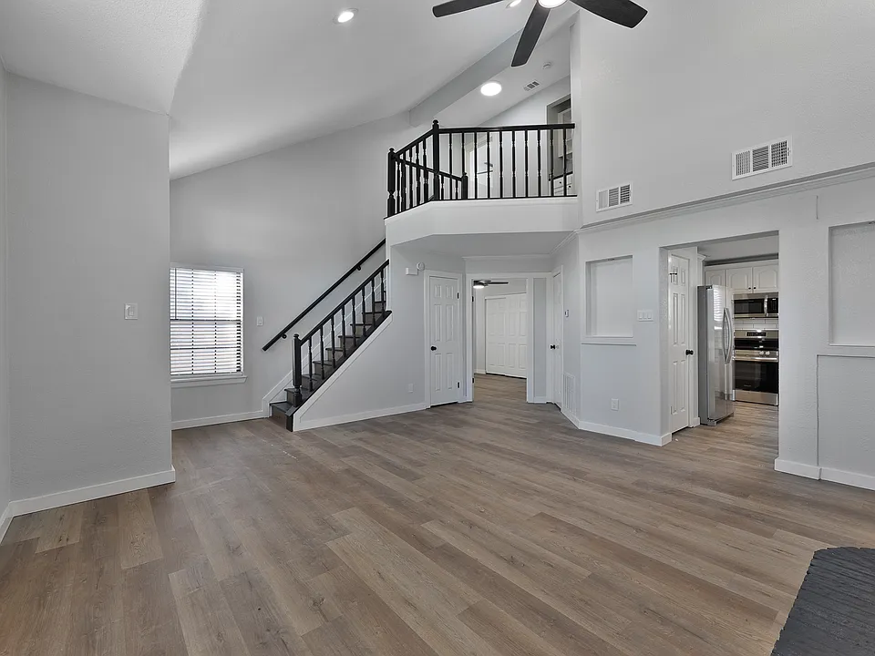 1911 Lavaca Ct