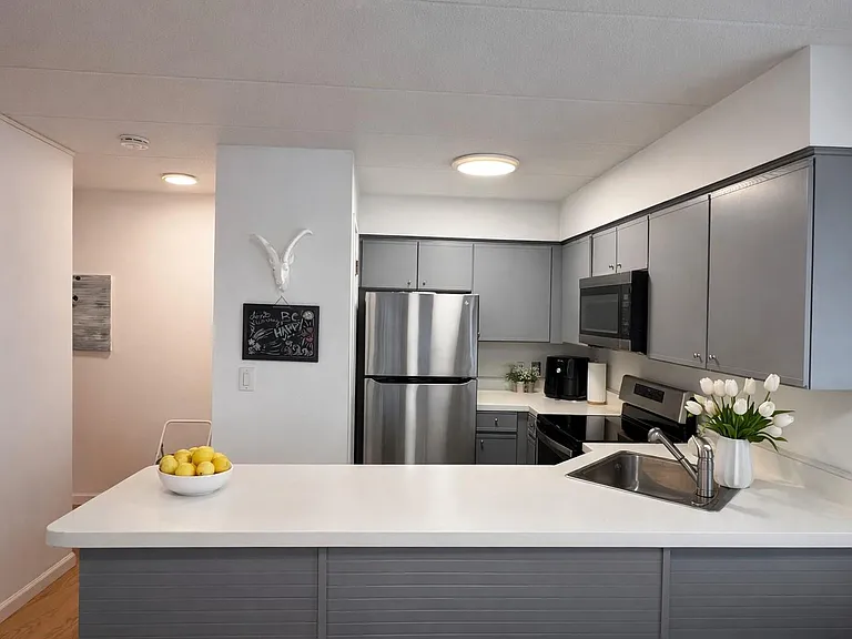 5 Linden St #2E — Photo 5