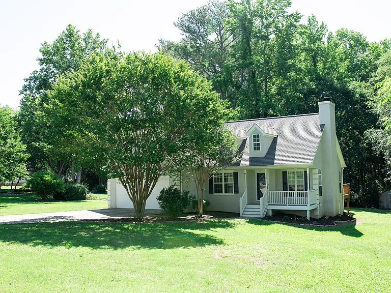 85 McIntosh Estates Dr — Photo 1