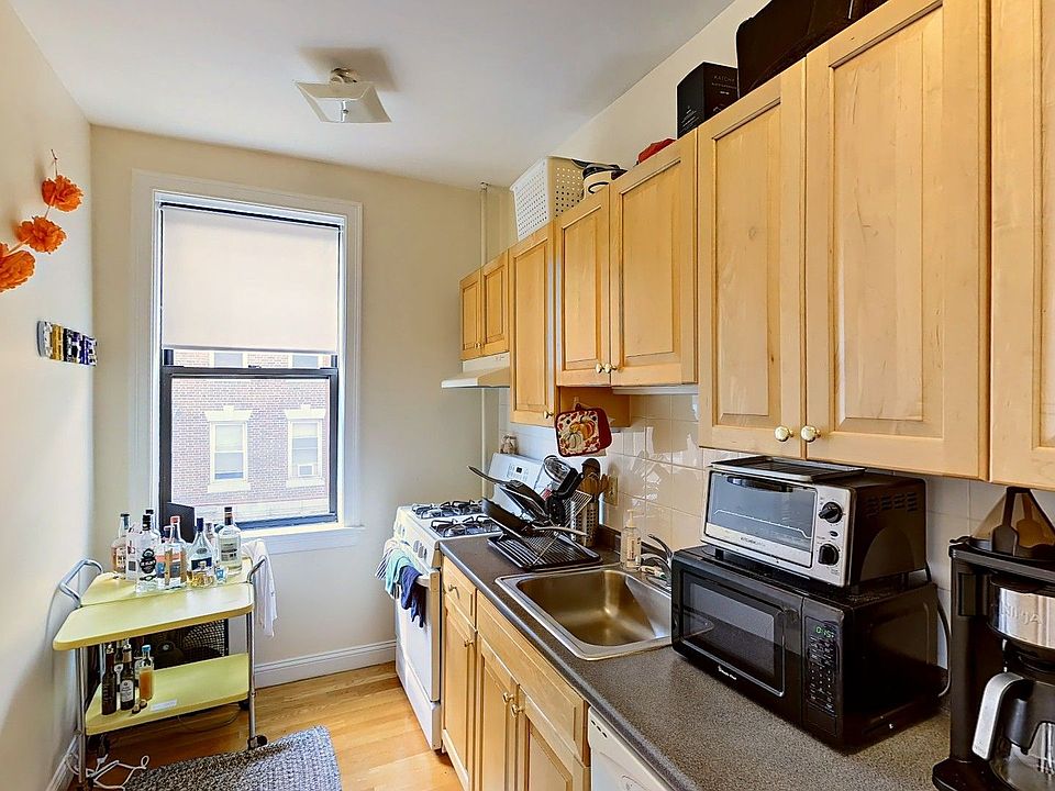 1st image of 1340 Commonwealth Ave APT 2