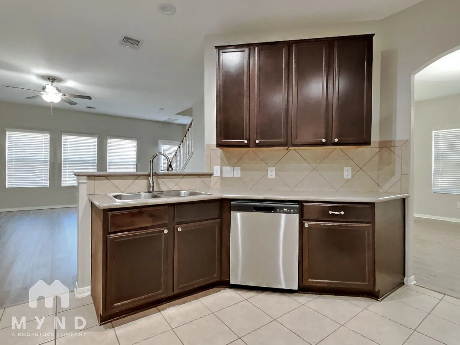 4 bed, 2.5 bath, 2625 sqft, $2,195 — Photo 4