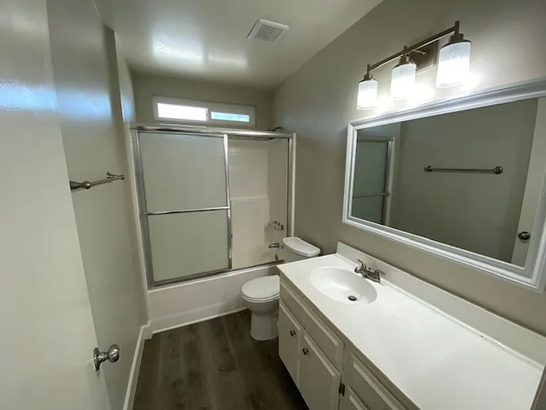 Stearns703-707 — Photo 6