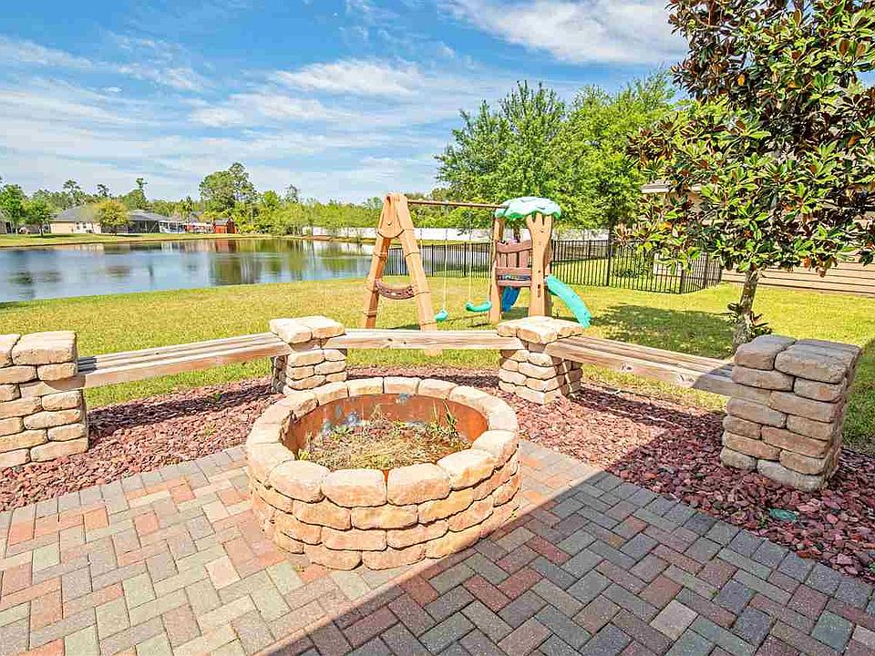 1st image of 92 Twin Lakes Dr