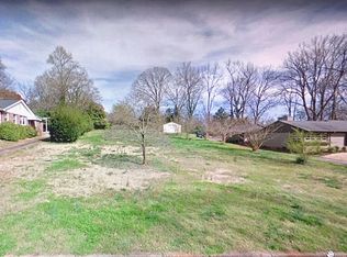 31 Lake Forest Dr, Greenville, SC 29609