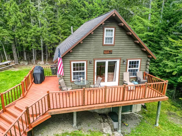 3 Center Lane, Beaver Cove, ME 04441