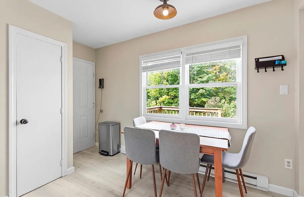 2 bed, 812 sqft, $2,300 — Photo 3