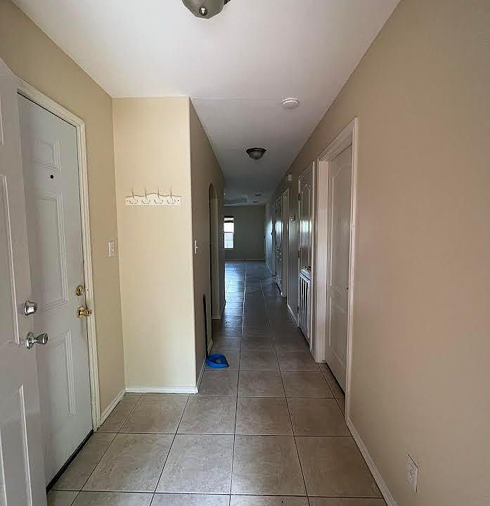 1st image of 214 Lime Dr #214