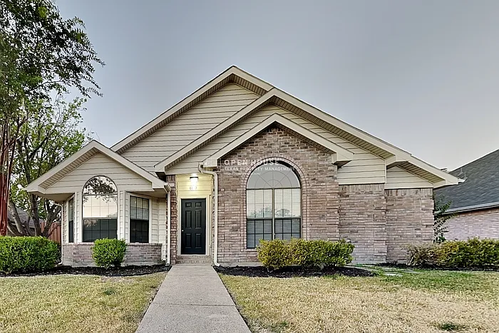 3 bed, 2.0 bath, 1470 sqft, $2,125 — Photo 1