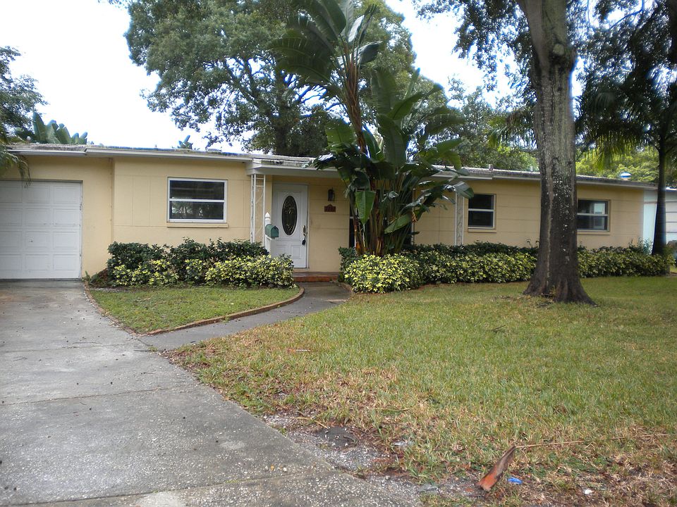 2nd image of 1201 Russell Dr N