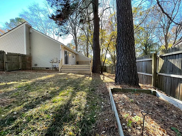 3 bed, 2.0 bath, $2,300 — Photo 2