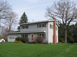35 Suburban Sq, S Burlington, VT 05403