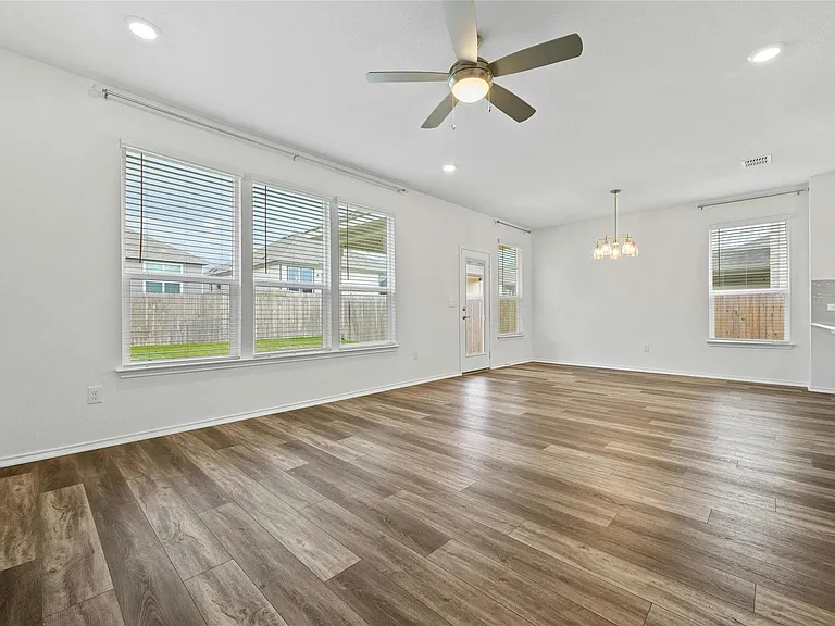 7712 Libretto Ln — Photo 5