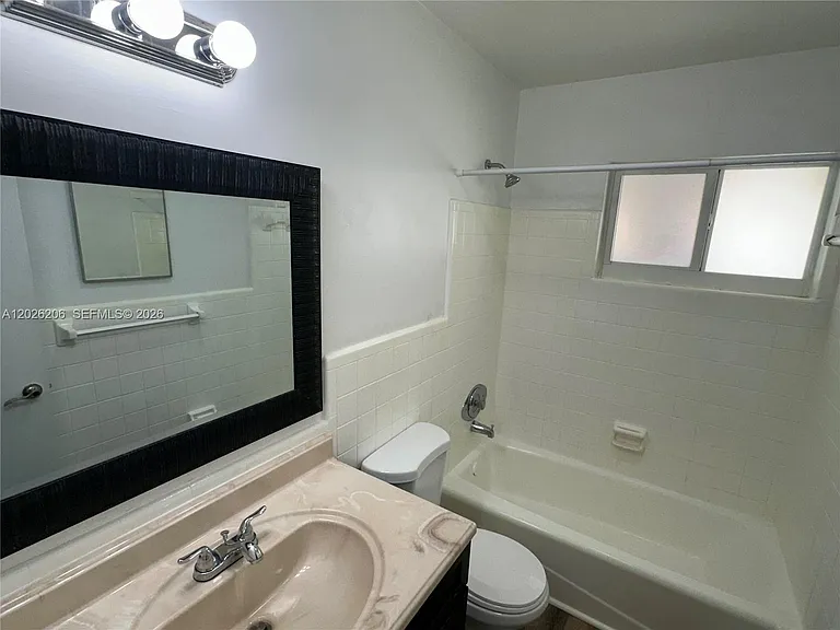 3720 NE 22nd Ave #11 — Photo 17