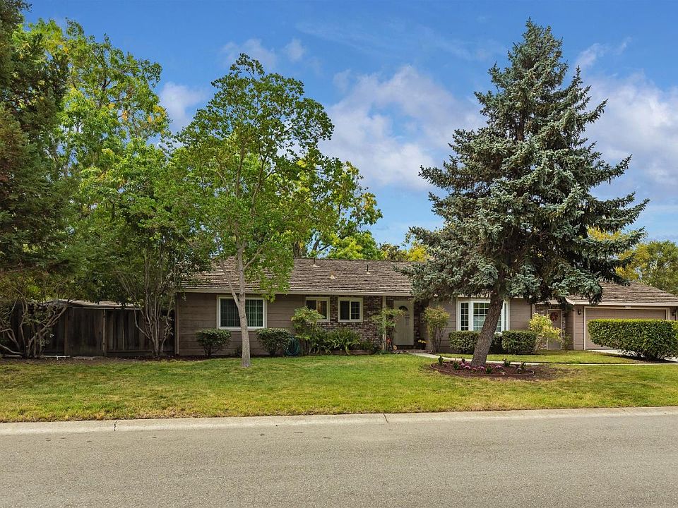 1st image of 18970 Fernbrook Ct