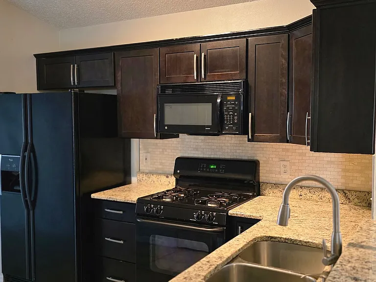 3412 Palm Beach Dr — Photo 7