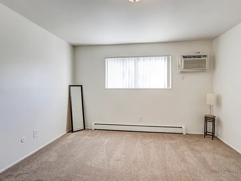 Rochester House Apartments — Photo 15