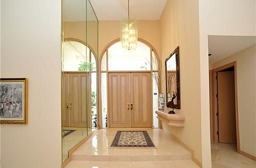 Home For Sale In Broken Sound