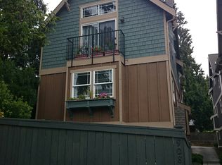 908 N 74th St, Seattle, WA 98103