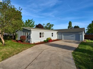 1176 SW Alder St, Dundee, OR 97115