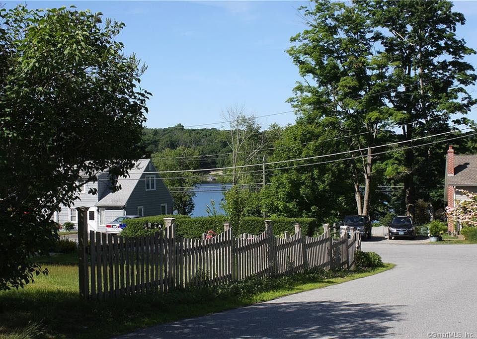 2nd image of 17 Lafayette Rd