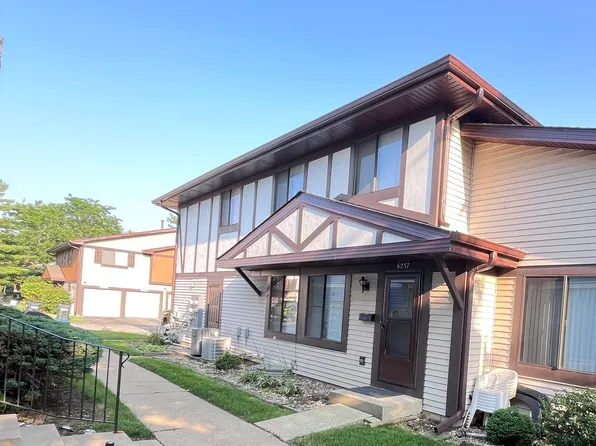 6257 Gold Cir, Hanover Park, IL 60133