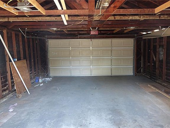 4th image of 4834 Tobias Ave