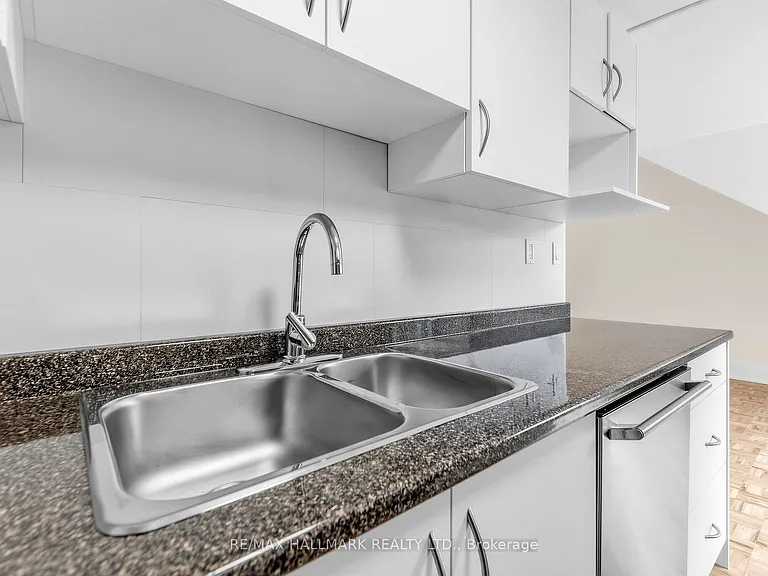 43 Highview Cres #3 — Photo 13