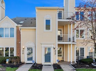 212 Jennifer Ct, Levittown, PA 19057