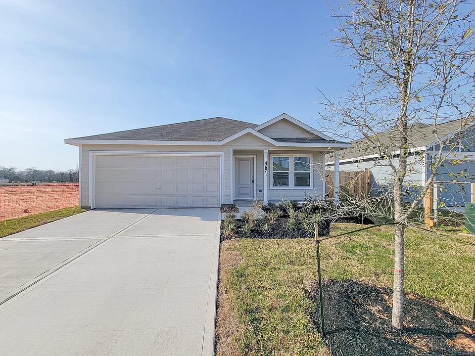 15671 Plum Brook Dr