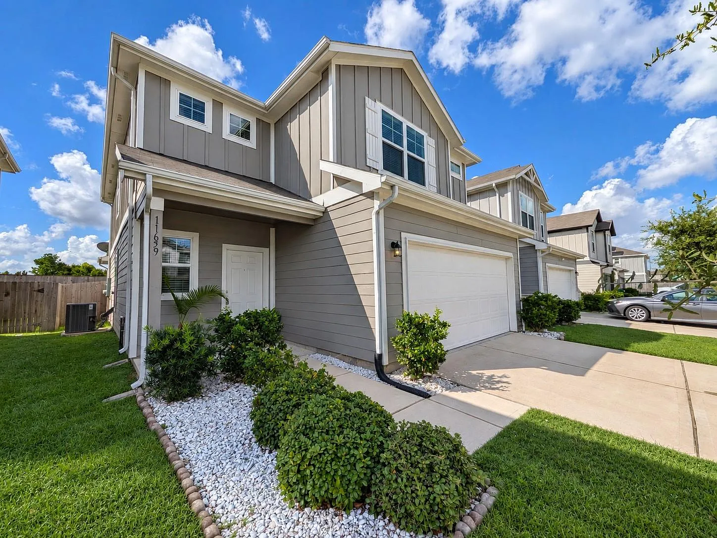 4 bed, 3.0 bath, 2034 sqft, $2,150 — Photo 2