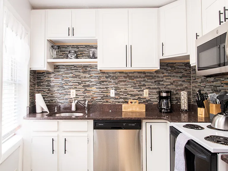 1004 Tremont St #1 — Photo 11