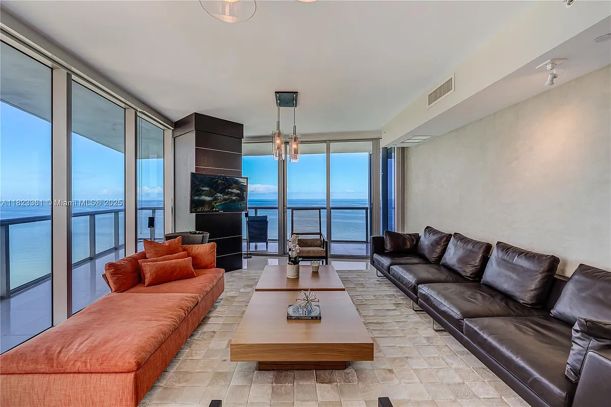 Building Photo - 17001 Collins Ave #2508