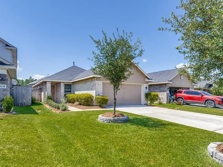 1235 Blue Hazel Ct — Photo 2